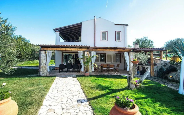 Villa Meris(36Km Away From Sassari)(No Front Desk Please Contact The Property 5 Days In Advance)