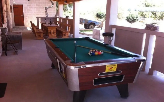 Niksi - With Pool - H