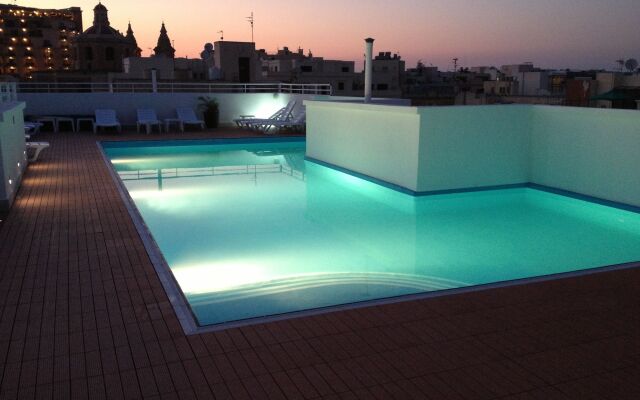 Day's Inn Hotel and Residence