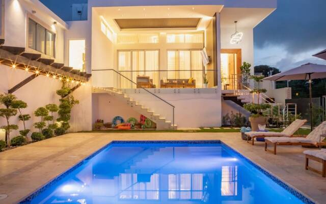 Luxurious Brand New Villa With 5 Br In Sosua