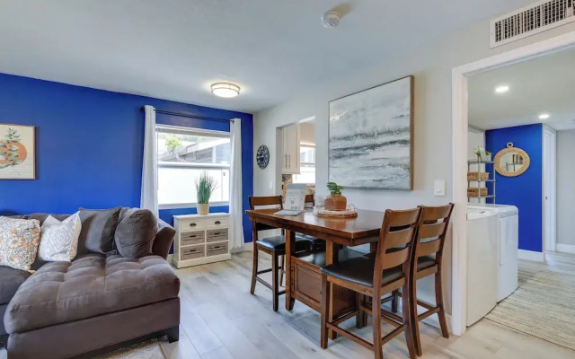 Coastal Sarasota Condo: Minutes to Beach!