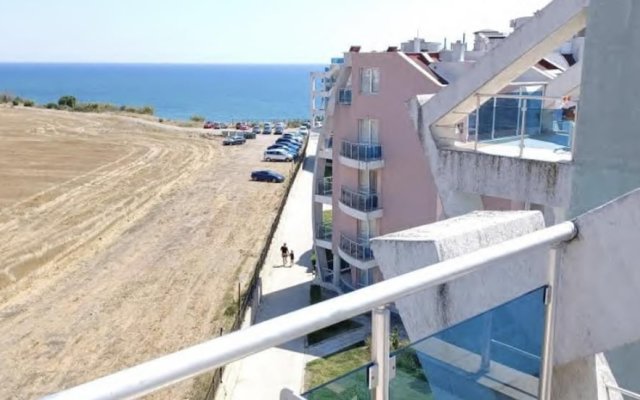 Sea View 1 Bed Apartment With Stunning Ocean Views