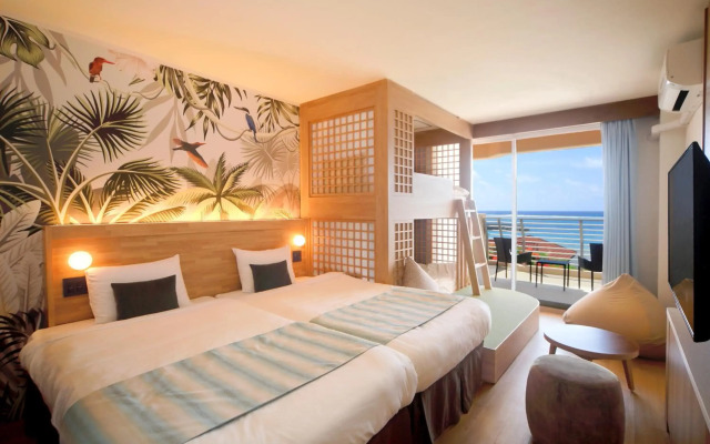 Hotel Breezebay Marina