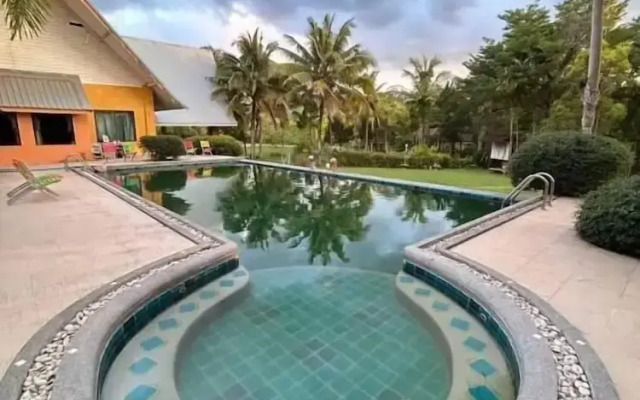 Petpumok Wangnamkhiao Hotel