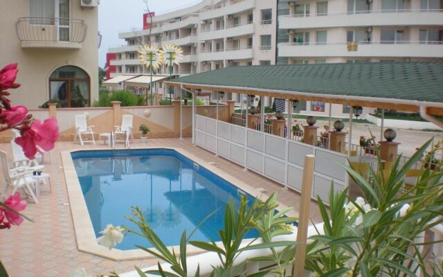 Maria Palace Complex