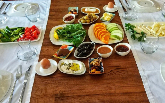 Otel Naturla Göl Evi