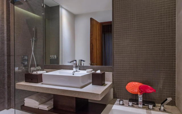 The Aviary Hotel