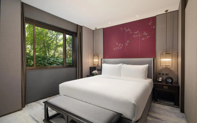 HUALUXE Xi'an Tanghua by IHG
