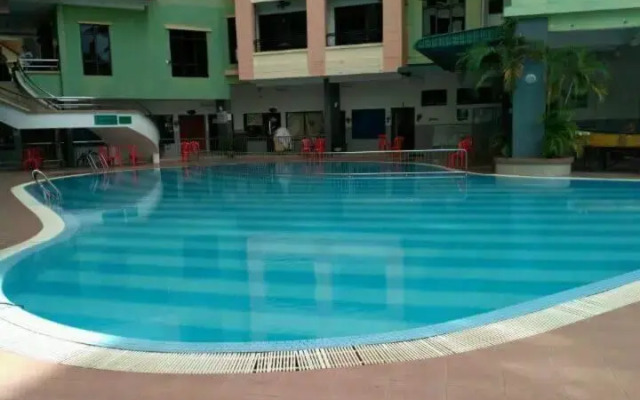 Lumut Apartment