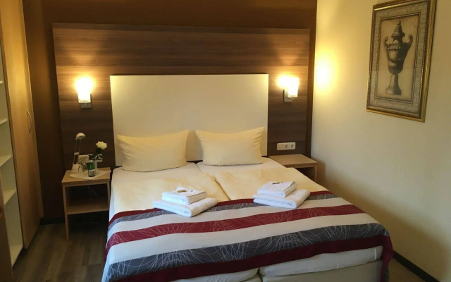 SCHROEDERS Stadtwaldhotel