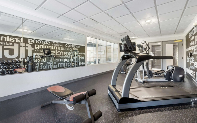 Best Western Plus Appleton Airport/Mall Hotel
