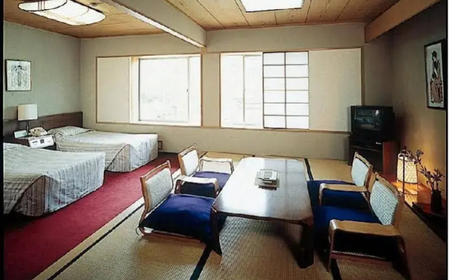 Tomata Onsen Noritake