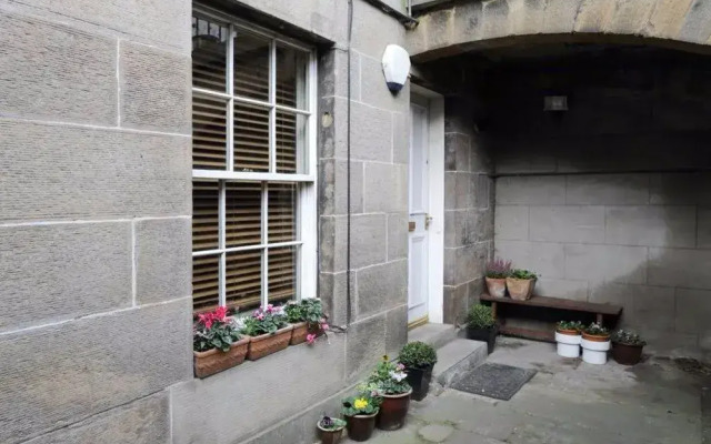 2 Bedroom Flat Near Edinburgh Playhouse