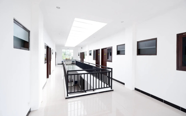 OYO 1611 Four D'home