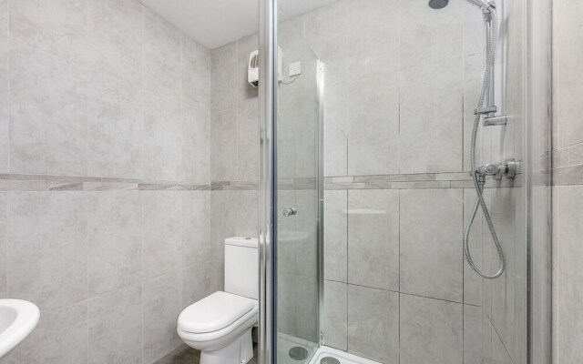 New Modern Apartment
