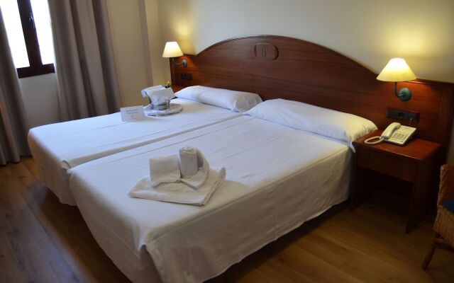 Hotel Reyes Ziríes