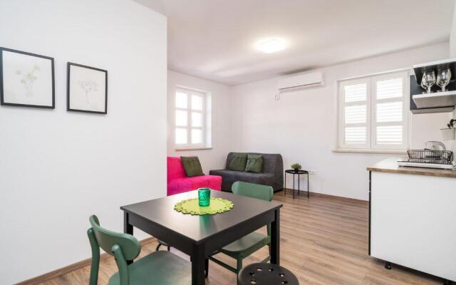 Residence & Pool Villa Schwarz Suites