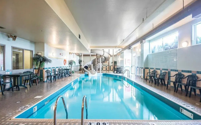 Holiday Inn Express Salmon Arm