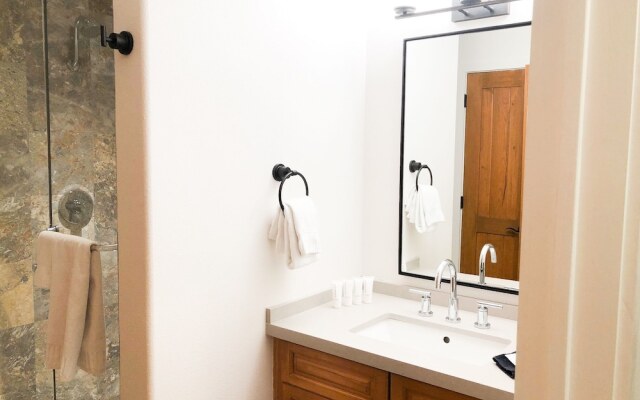 Bear Creek Lodge 407 4 Bedroom Condo by Alpine Lodging Telluride