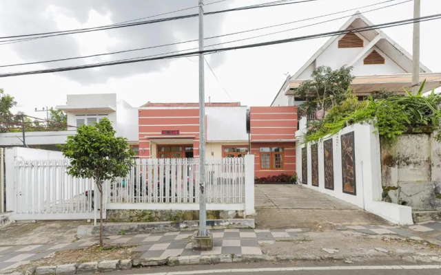 OYO 90175 Tl Guest House