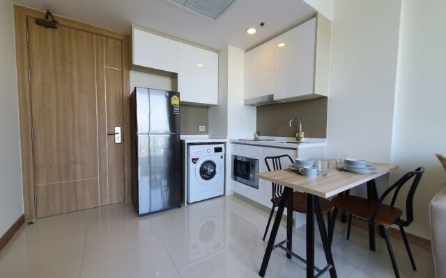 The Riviera Wongamat by Pattaya Holiday