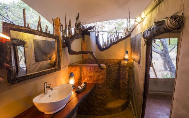 Mukambi Fig Tree Bush Camp – All Inclusive