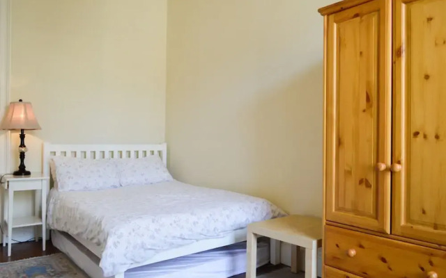 2 Bedroom Apartment in Edinburgh New Town