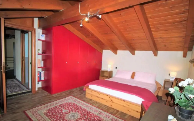 Giglio Flat With Wonderful Lake View and Jacuzzi