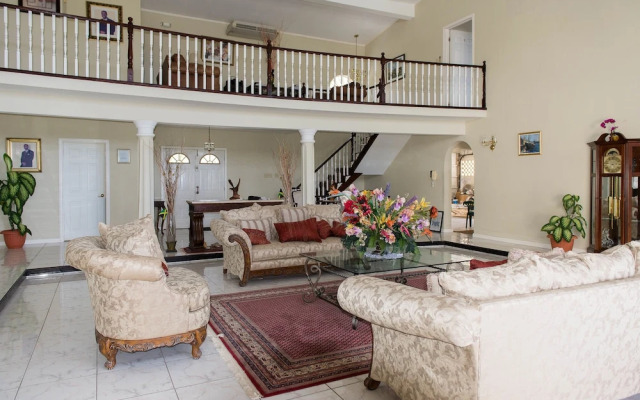 The Royal Kensington Villa