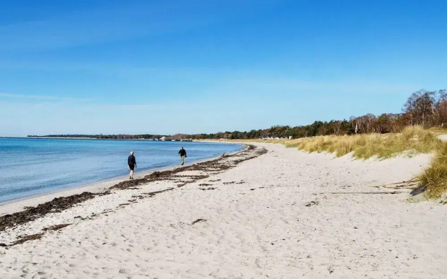 6 Person Holiday Home in Hollviken