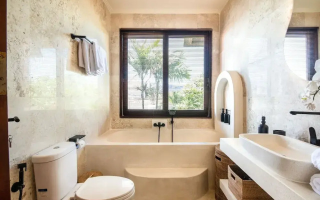 Canggu 400m Tobeach Escape 4br Designer Villa