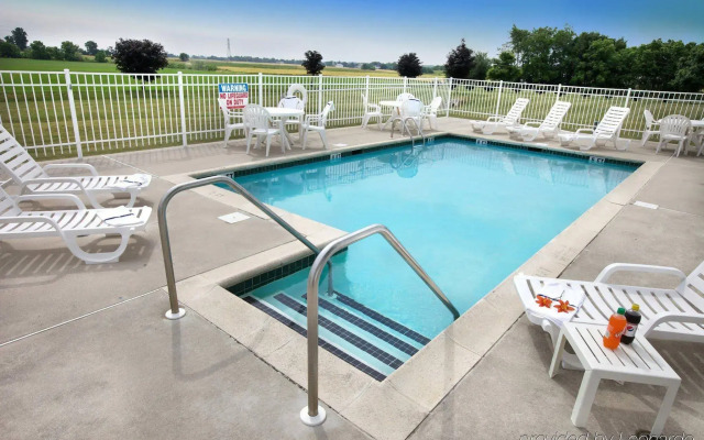 Lancaster Inn and Suites