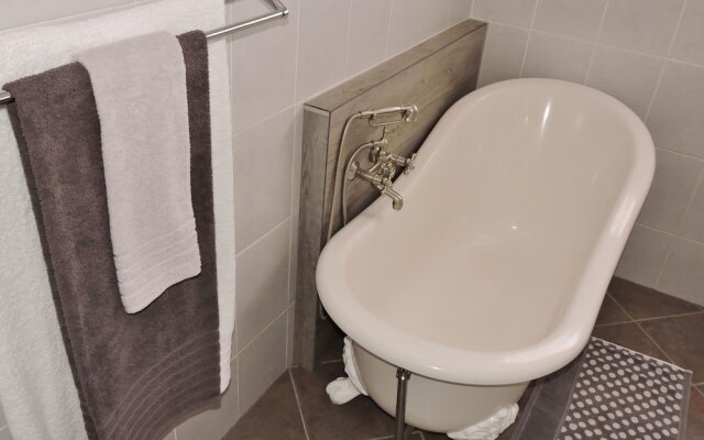 Exousia Bed and Breakfast