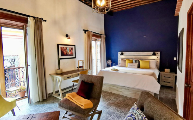 Casa 14 Hotel & Café