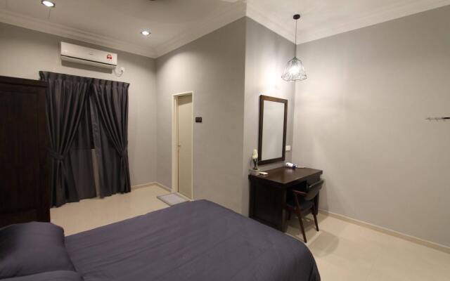 Ian's De Splendid Home