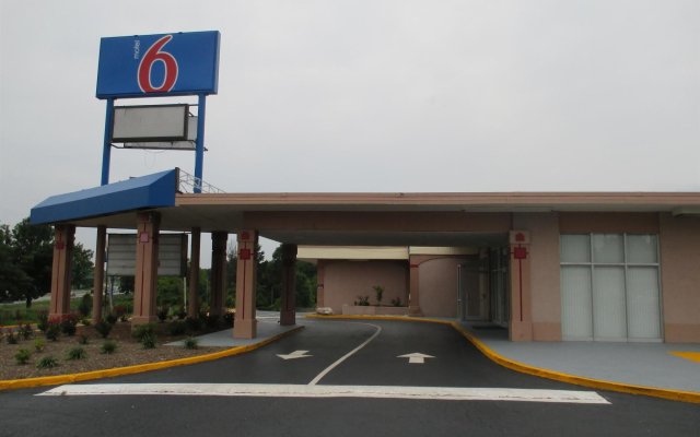 Motel 6 Greensboro