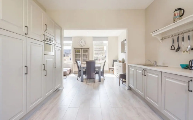 Bright Apartment in the City Center