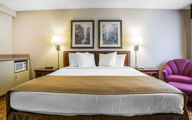 Quality Inn & Suites Minden