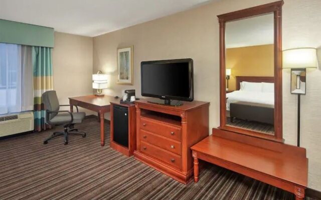 Hampton Inn & Suites by Hilton Toronto Airport