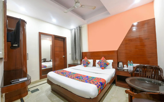 FabExpress Jaggi Palace