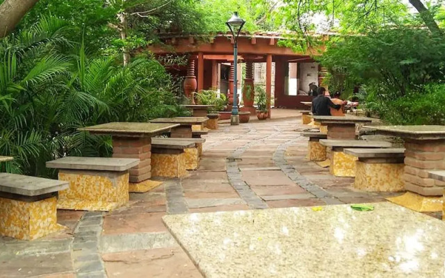 Roomshala Green High