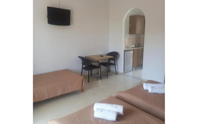 Manolis Studios
