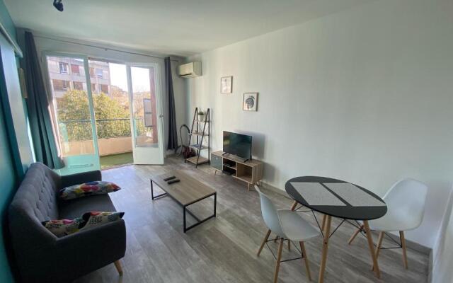 T2 St Jean 5' port/gare balcon Clim wifi