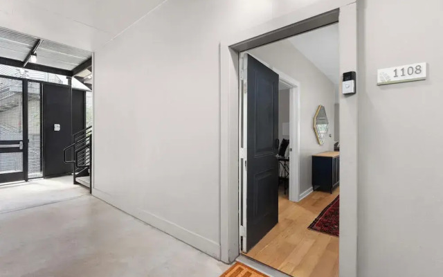Rare 2BR in Prime Location