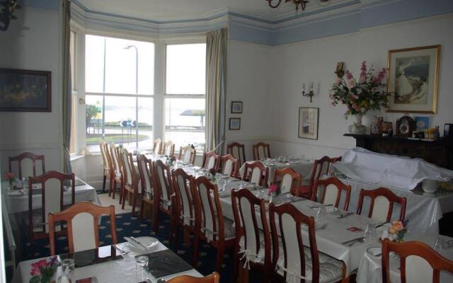 Menai Bank Hotel