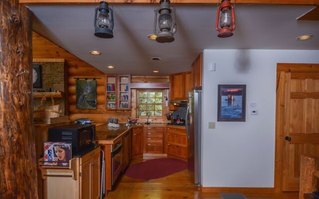 Bear Necessity 4 Bedroom House