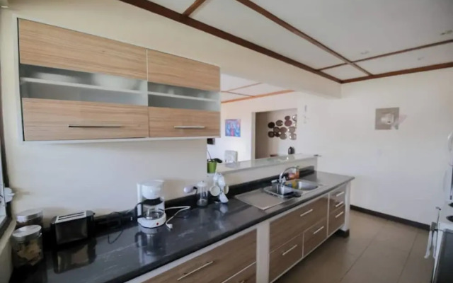 Large And Cosy Apartment With Private Garden