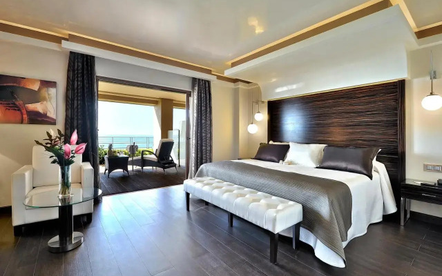 Aleysa Playa Aparthotel