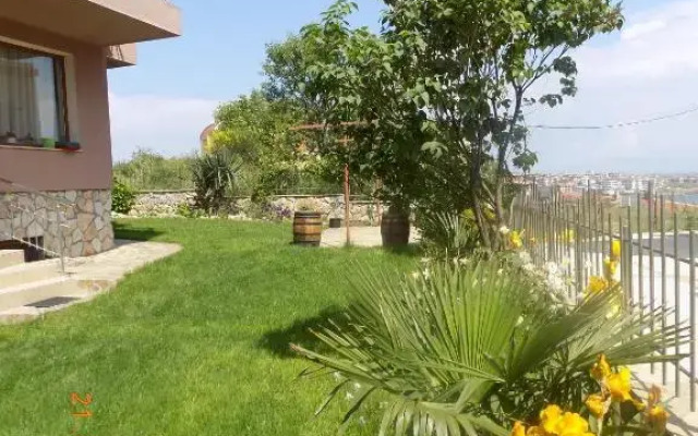 Zenith Guest House