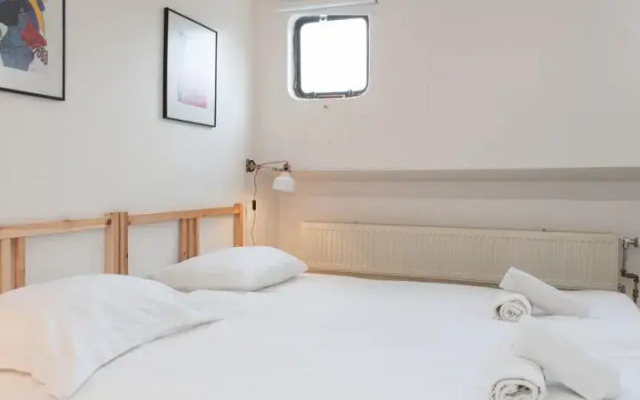 Authentic Houseboat